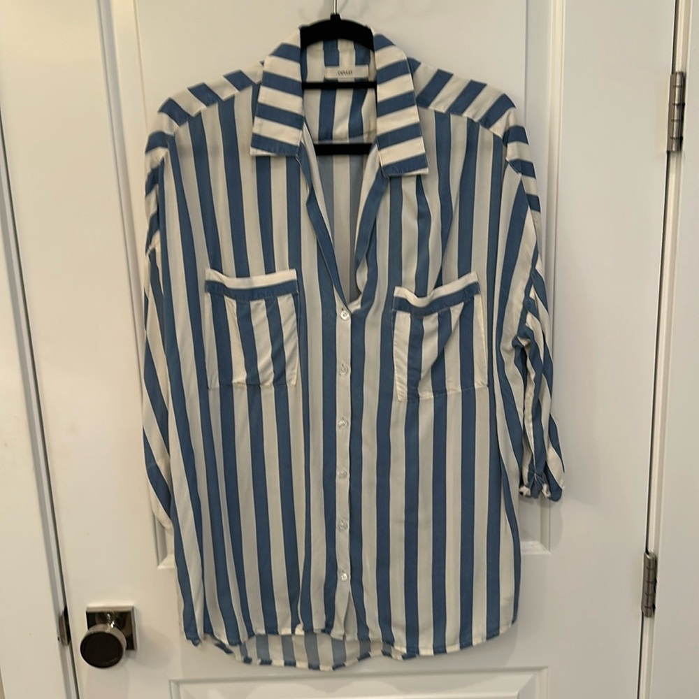 Blue/white striped Shirt